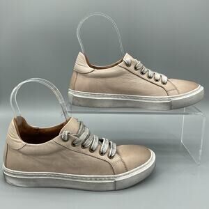 NEW Bueno Women’s Reece Leather Distressed Sneakers Beige Size 5.5 US/36 EU